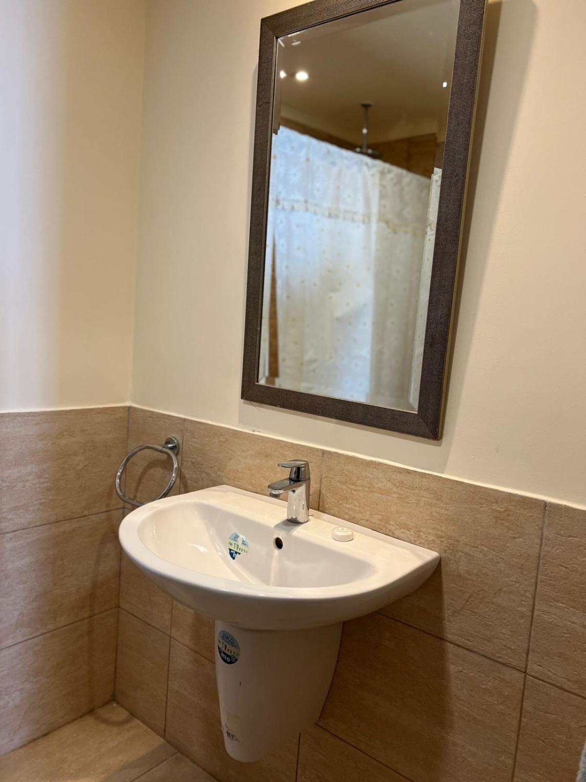 E25 Two Bedroom At Samarah Apartment *