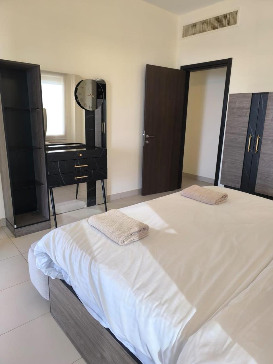 E25 Two Bedroom At Samarah Apartment Sweimeh